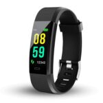 Fitness smartwatch with sleep tracking feature